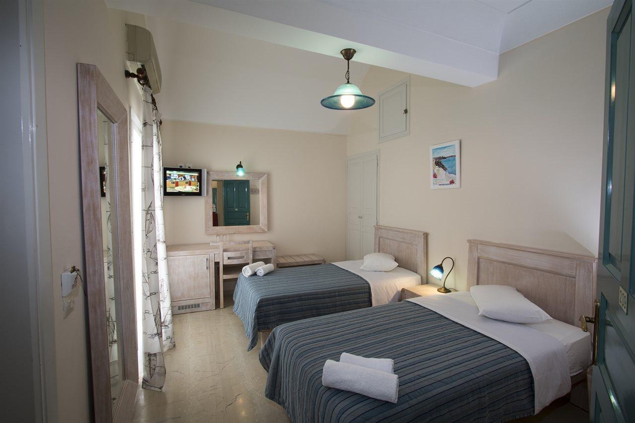 Hotel Andreas Камари Экстерьер фото